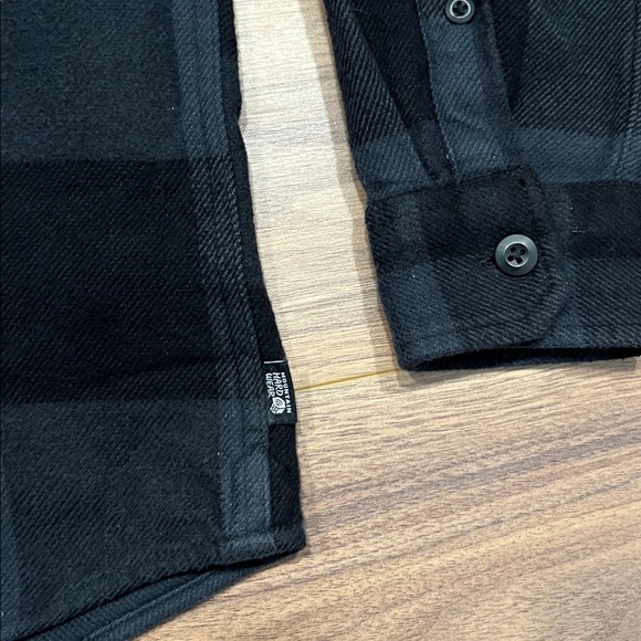 Mountain Hardwear Plusher LongSleeve Flannel in Black Tatanka Check Print Medium - Picture 8 of 13